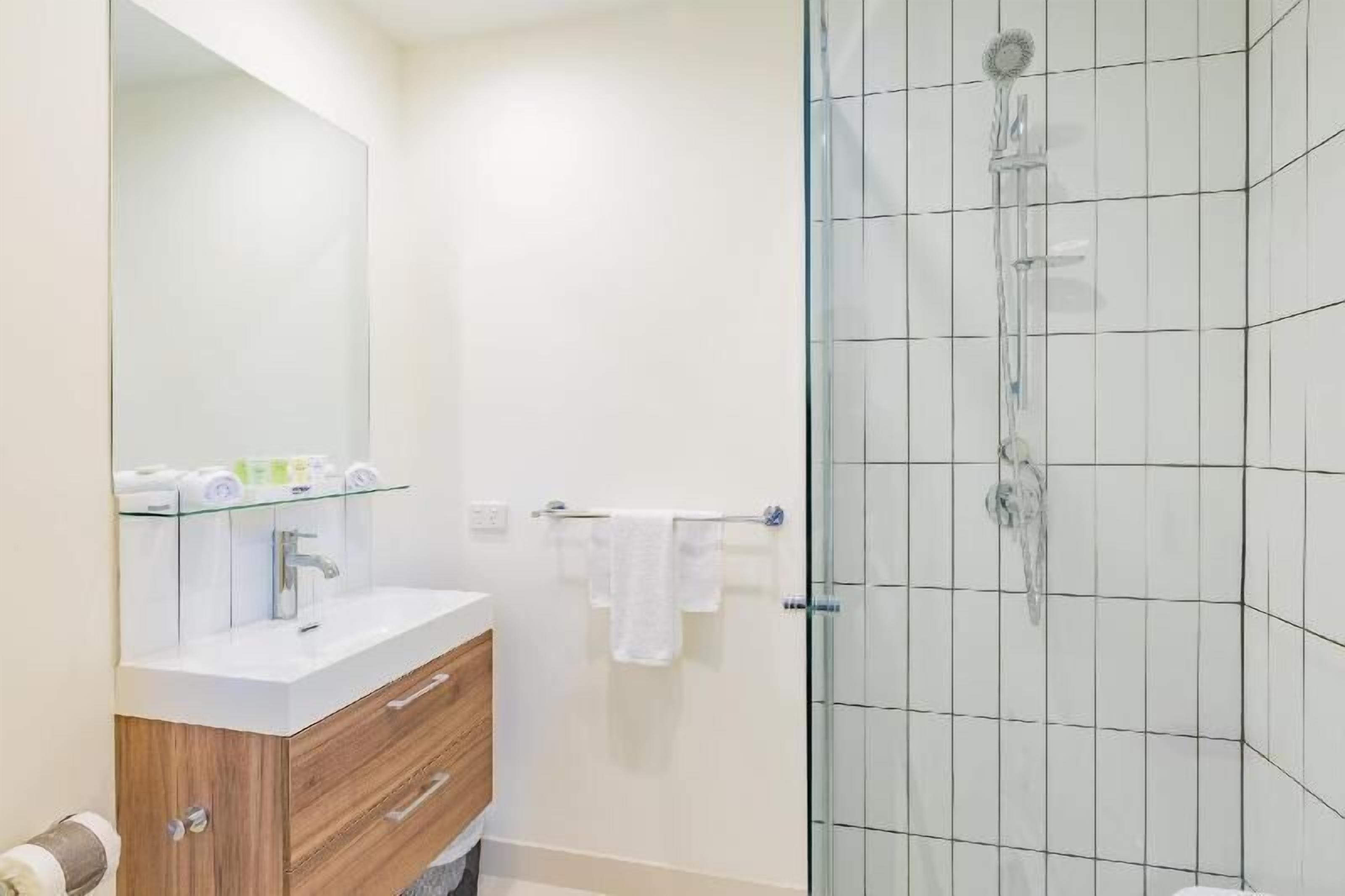 Bathroom | Shower, rainfall showerhead, free toiletries, hair dryer