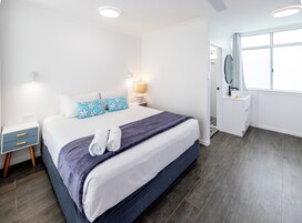 Televisión de pantalla plana de 24 pulgadas con canales digitales