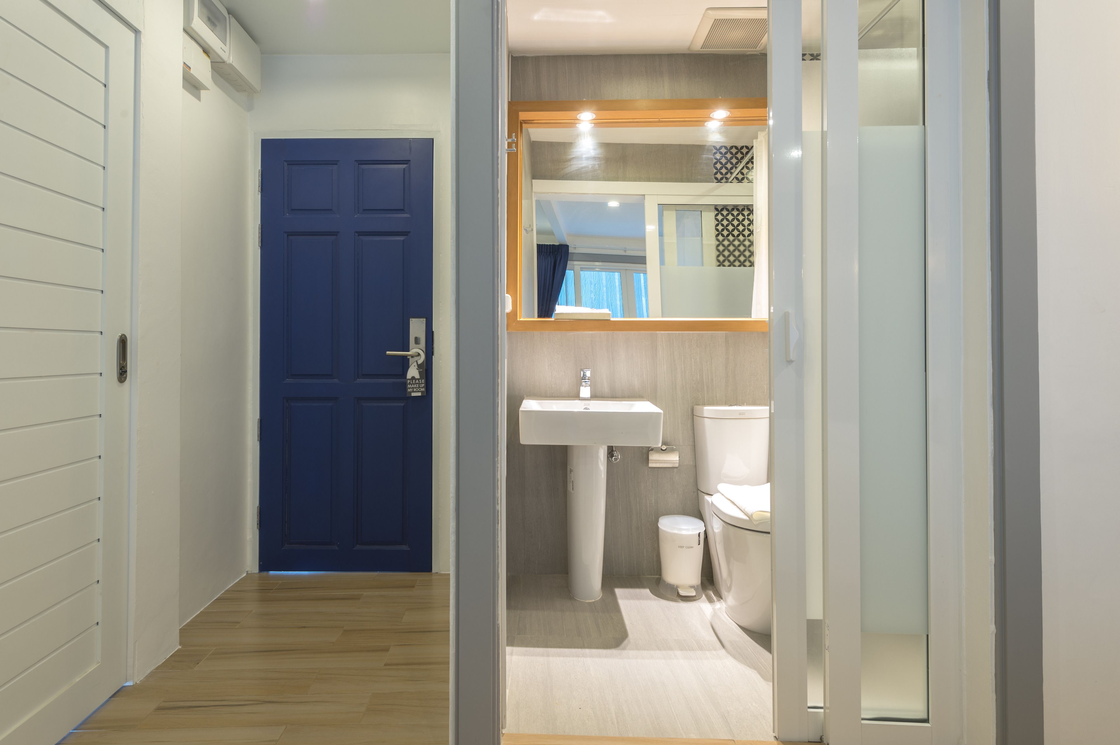 double room | bathroom | shower, free toiletries, hair dryer, towels