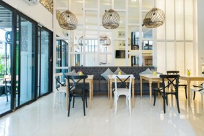 Bữa sáng nấu theo yêu cầu hàng ngày với phụ phí nhỏ 