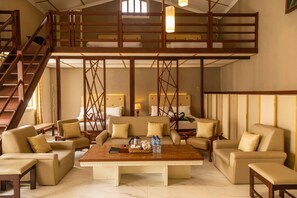 Family Room, 4 Queen Beds