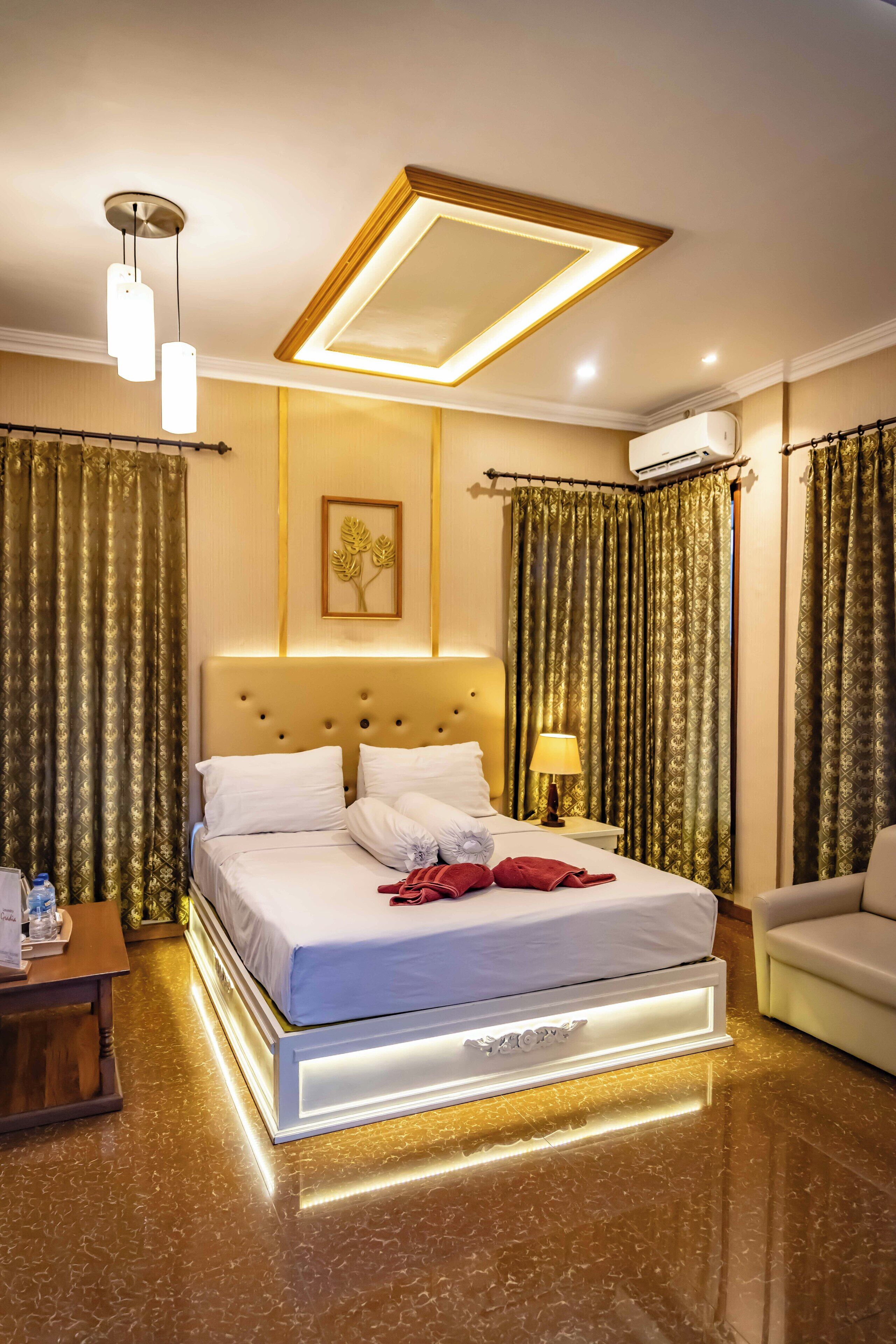 豪華雙人房, 1 張加大雙人床 | 房內夾萬、免費 Wi-Fi