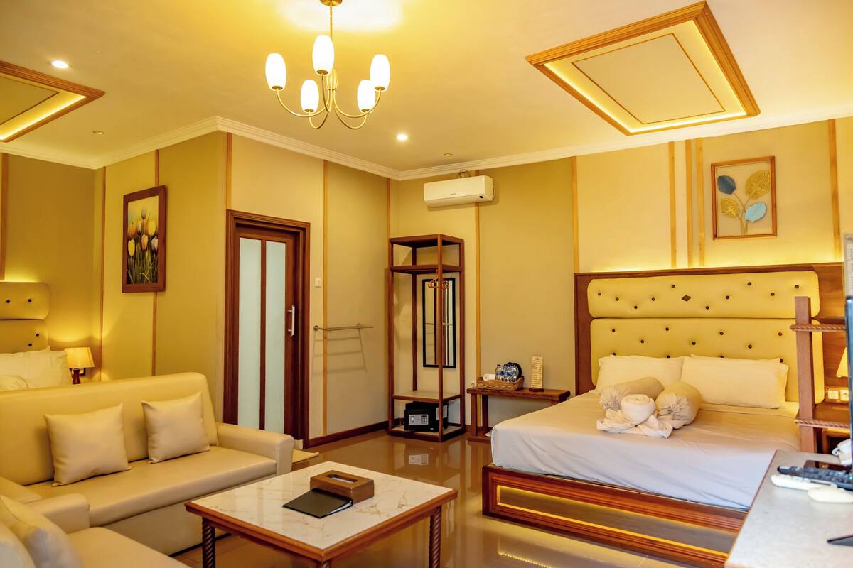 Quarto superior, 2 camas Queen | Escrivaninha, Wi-Fi de cortesia