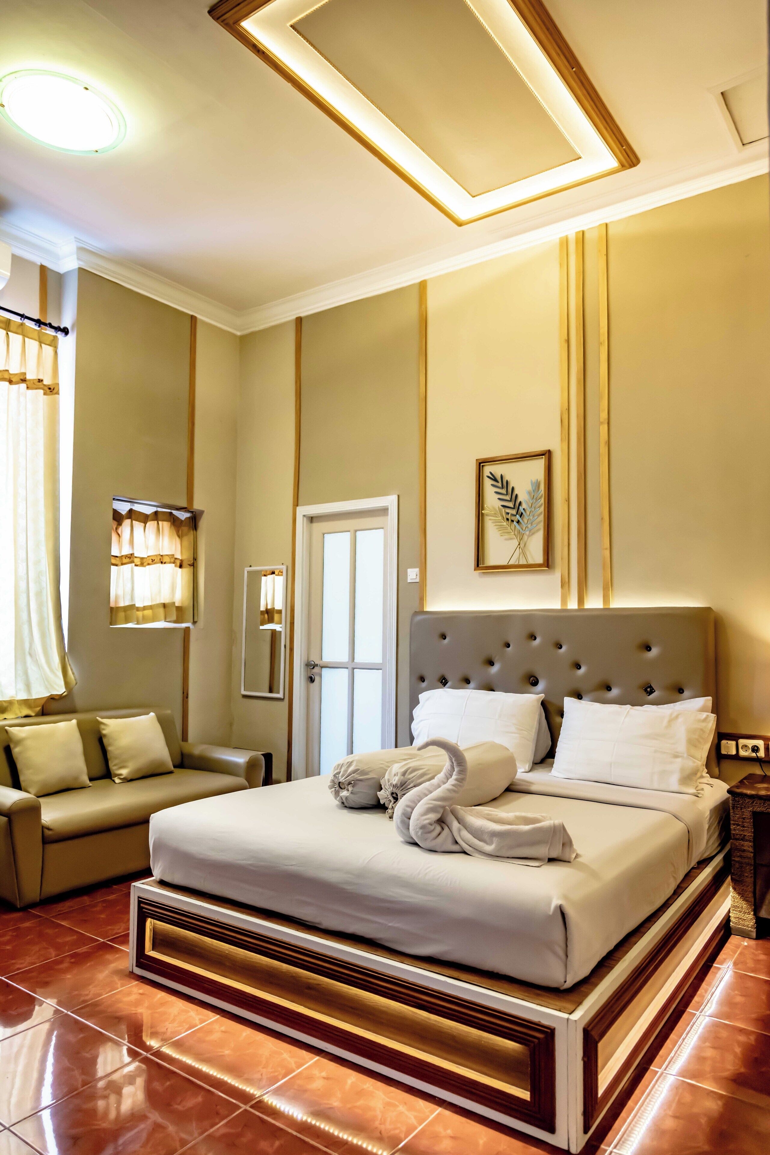 EXCLUSIVE 2 | Desk, free WiFi