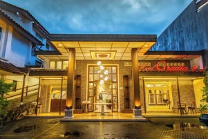 Front of property - evening/night