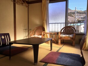 Kamar Tradisional, kamar mandi umum (Japanese Style 6 Tatami) | Wi-Fi gratis dan seprai linen
