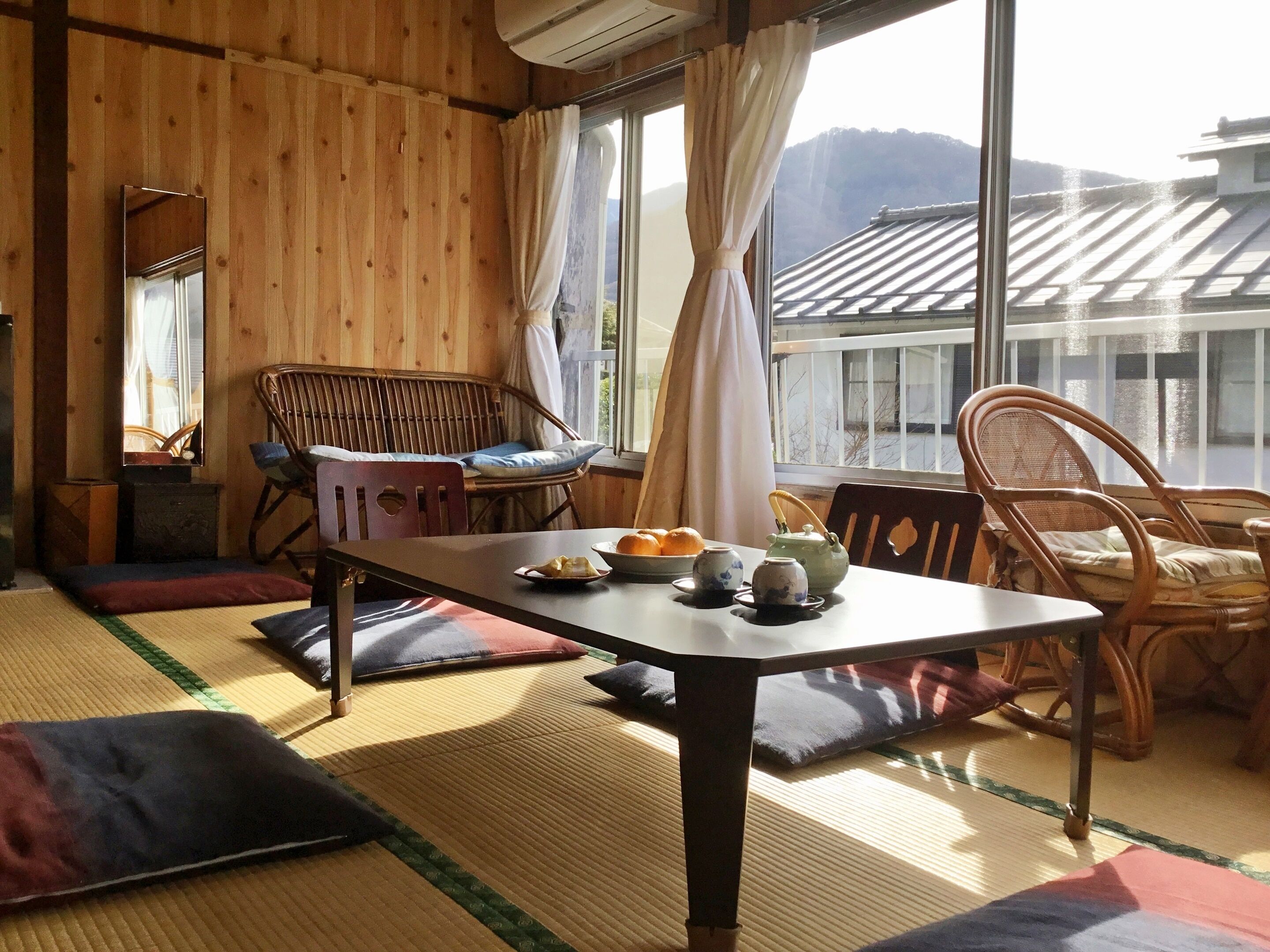 Japanese Style 12 Tatami - Shared Bath | Free WiFi, bed sheets