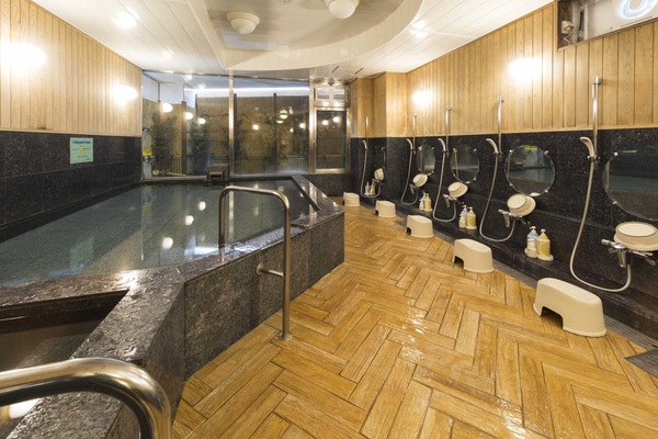 Indoor spa tub