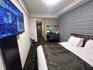 Deluxe Double Room | Down comforters, desk, iron/ironing board, free WiFi