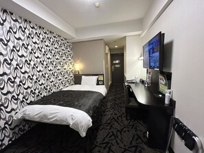 Down comforters, desk, iron/ironing board, free WiFi - APA Hotel Machidaeki-Higashi (Machida)