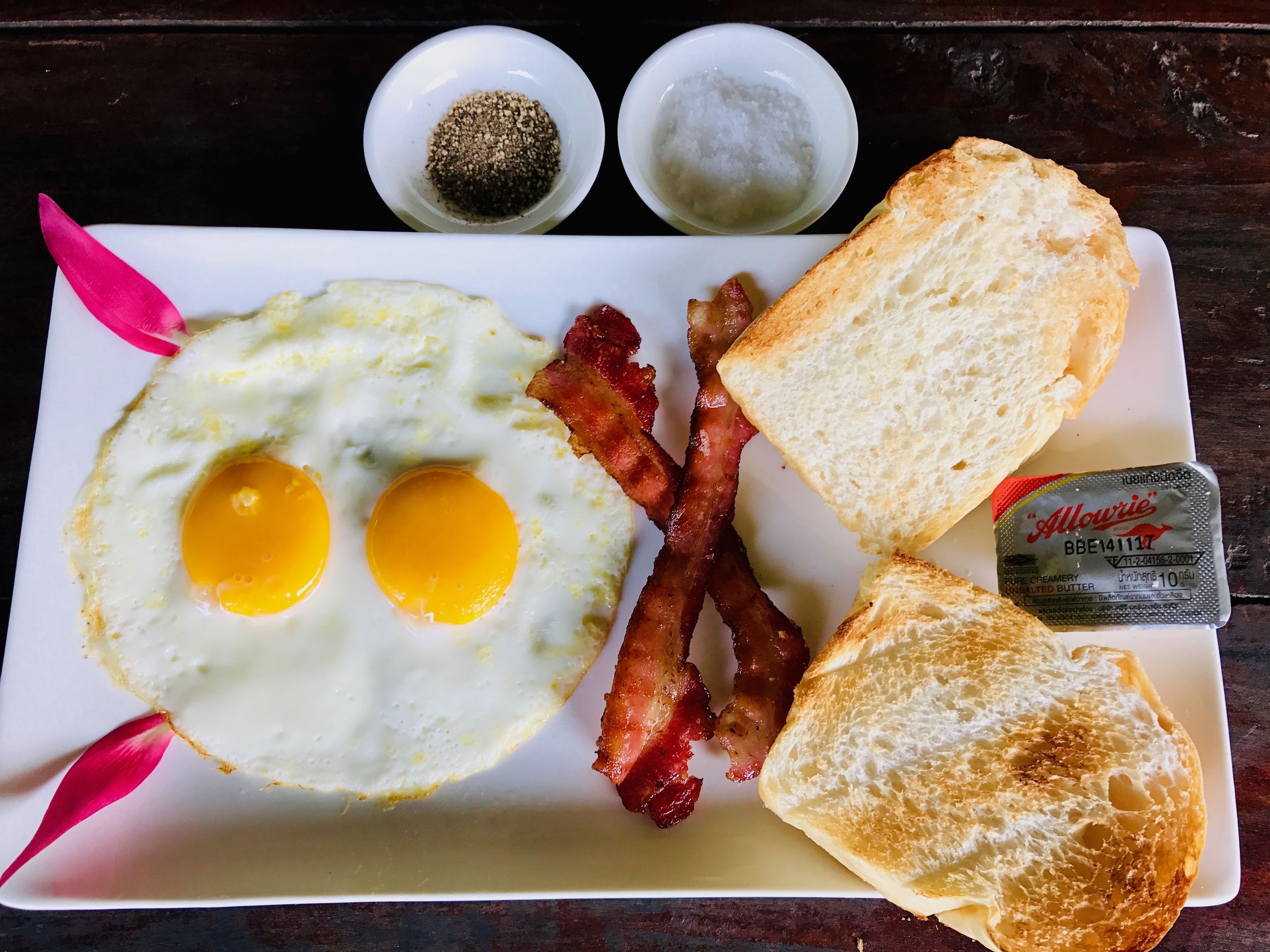 daily continental breakfast (usd 5 per person)