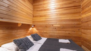 Standard Apartment, 1 Bedroom, Non Smoking, Private Bathroom | 1 bedroom, blackout curtains, iron/ironing board (on request) - Kuukkeli Apartments Tokka (Saariselka)
