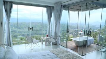 Grand Deluxe Double Room with Mountain View | 1 kamar tidur, seprai premium, minibar, dan brankas