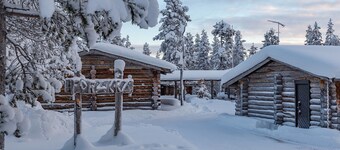 Kuukkeli Log Houses Porakka Inn