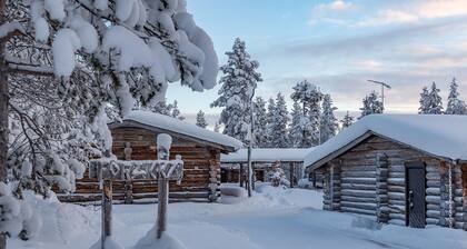 Kuukkeli Log Houses Porakka Inn