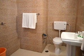 Deluxe-Doppelzimmer, 1 King-Bett, Bergblick, Bergseite | Badezimmer