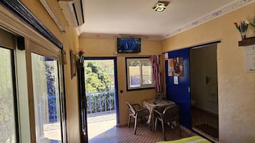 雙人房, 花園景 | 手提電腦工作空間、遮光窗簾/窗簾、免費嬰兒床、免費 Wi-Fi