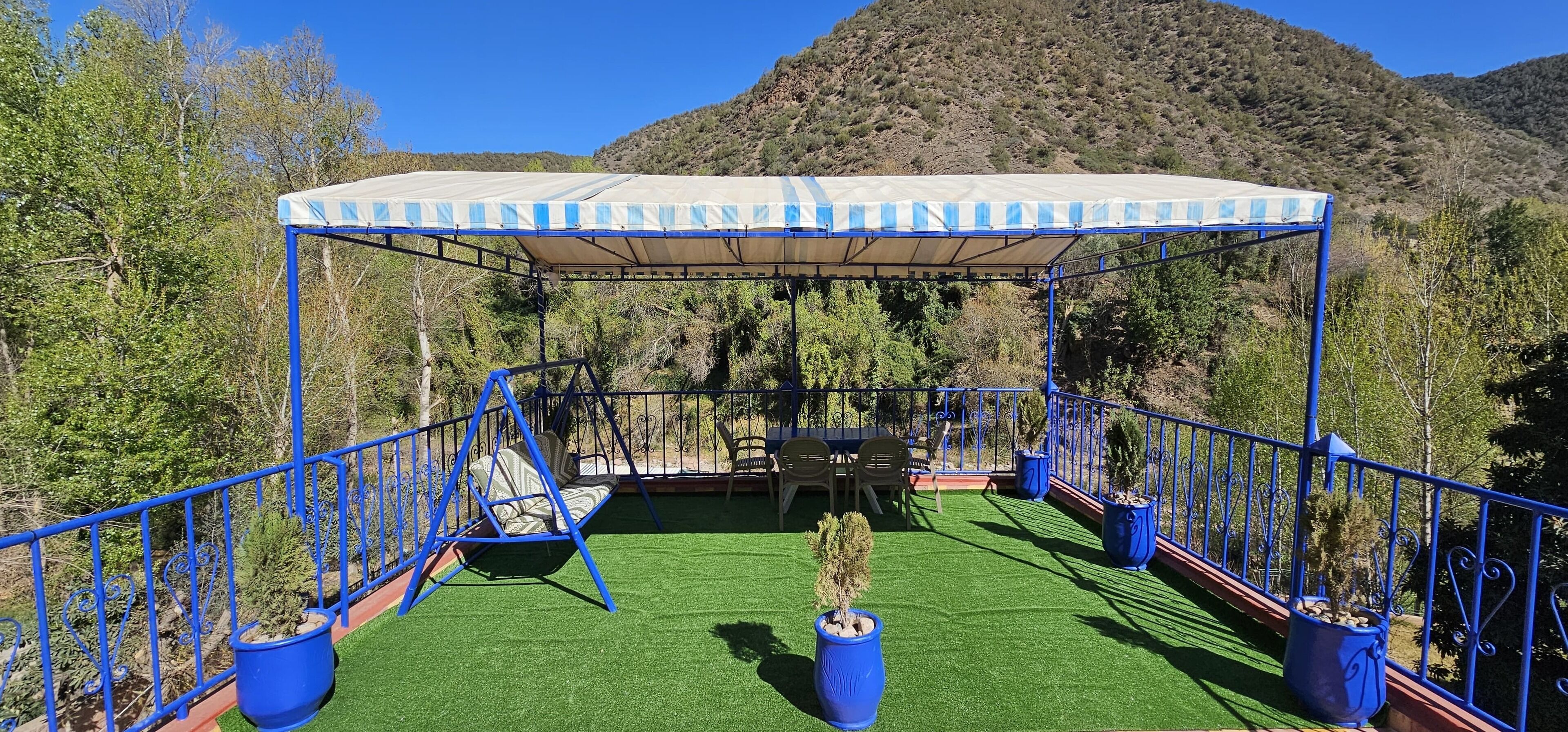 suite, river view | terrace/patio