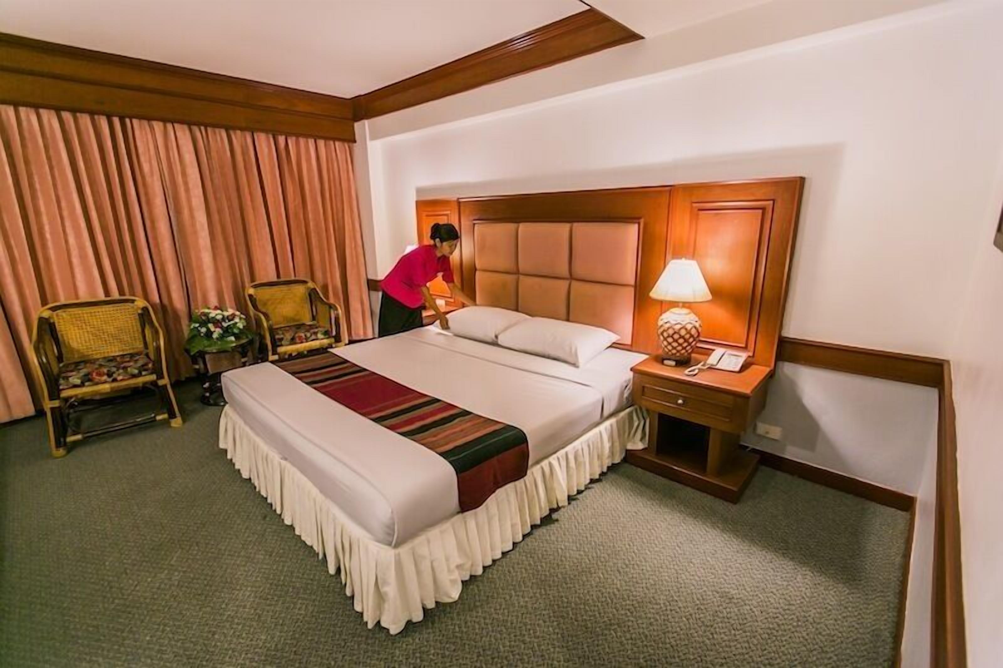 Deluxe Double Room | Minibar, desk, rollaway beds, free WiFi