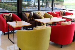 Lobby lounge - Interpark Hotel & Residence Eastern Seaboard Rayong (Pluak Daeng)