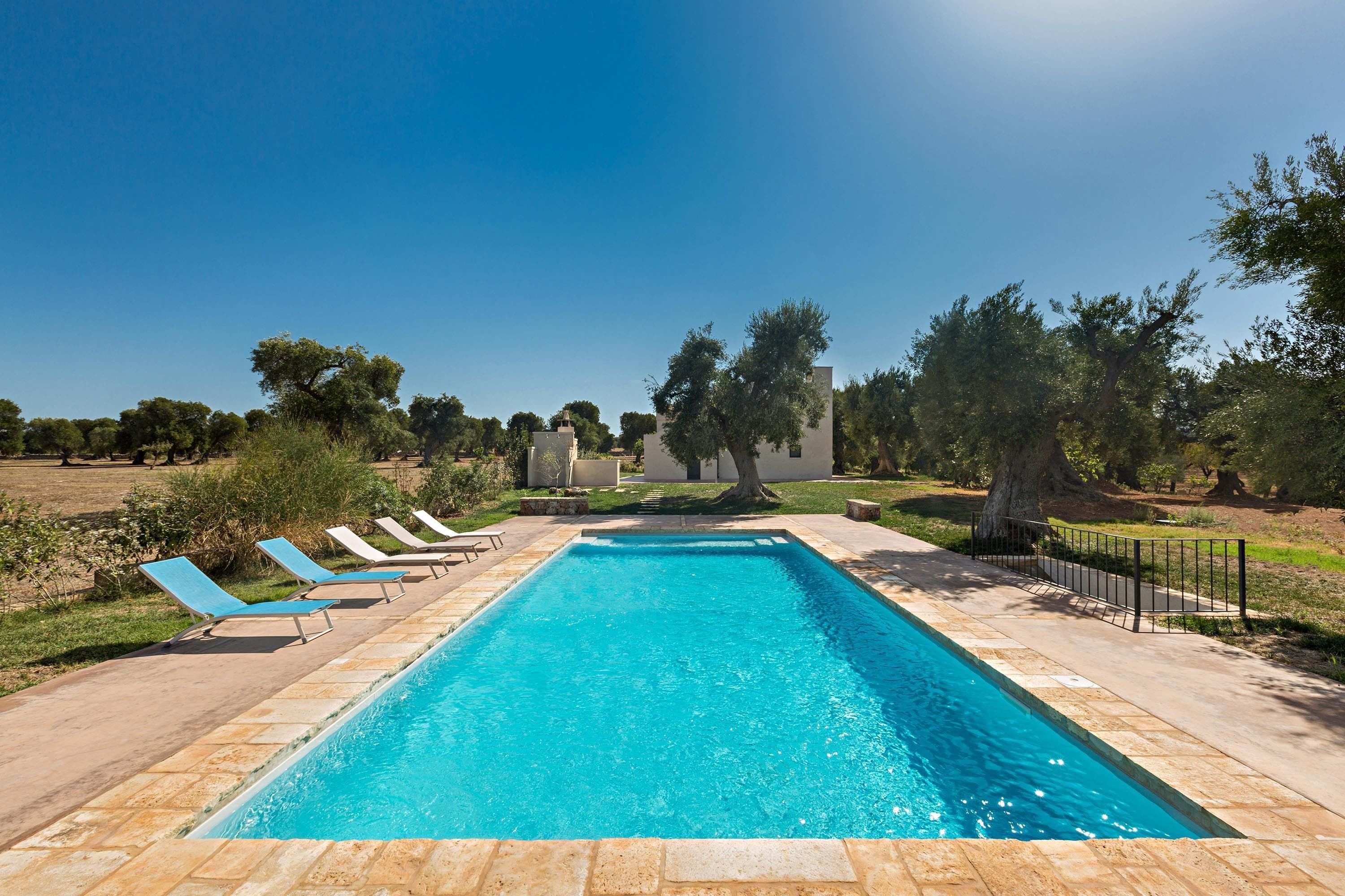 Außenpool, Liegestühle