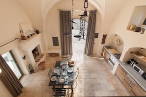 Maison Traditionnelle, 1 chambre | Cuisine privée | Grand réfrigérateur, micro-ondes, four, plaque de cuisson