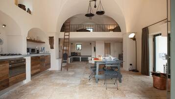 Traditional House, 1 Bedroom | Private kitchen | Full-size fridge, microwave, oven, stovetop