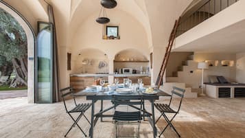 Nhà truyền thống, 1 phòng ngủ | Khu vực ăn uống tại phòng