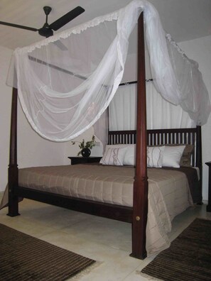 3 bedrooms, in-room safe, desk, iron/ironing board