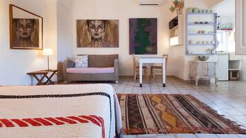 Comfort Loft, 1 Bedroom | 1 bedroom, iron/ironing board, free WiFi