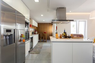 每日供应欧陆式早餐（每人 EUR 10）