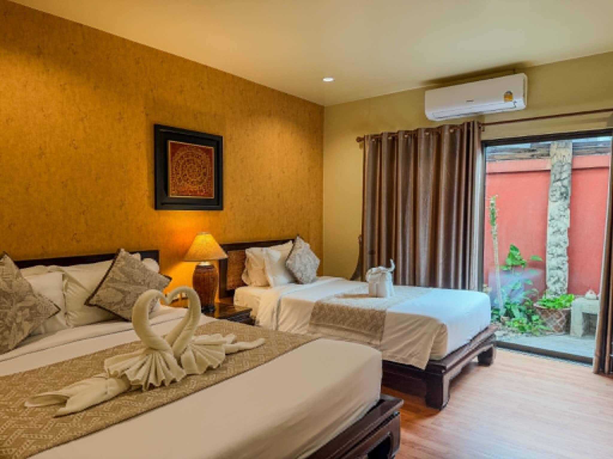 Deluxe Family Room with Garden | Decoración individual, wifi gratis, ropa de cama