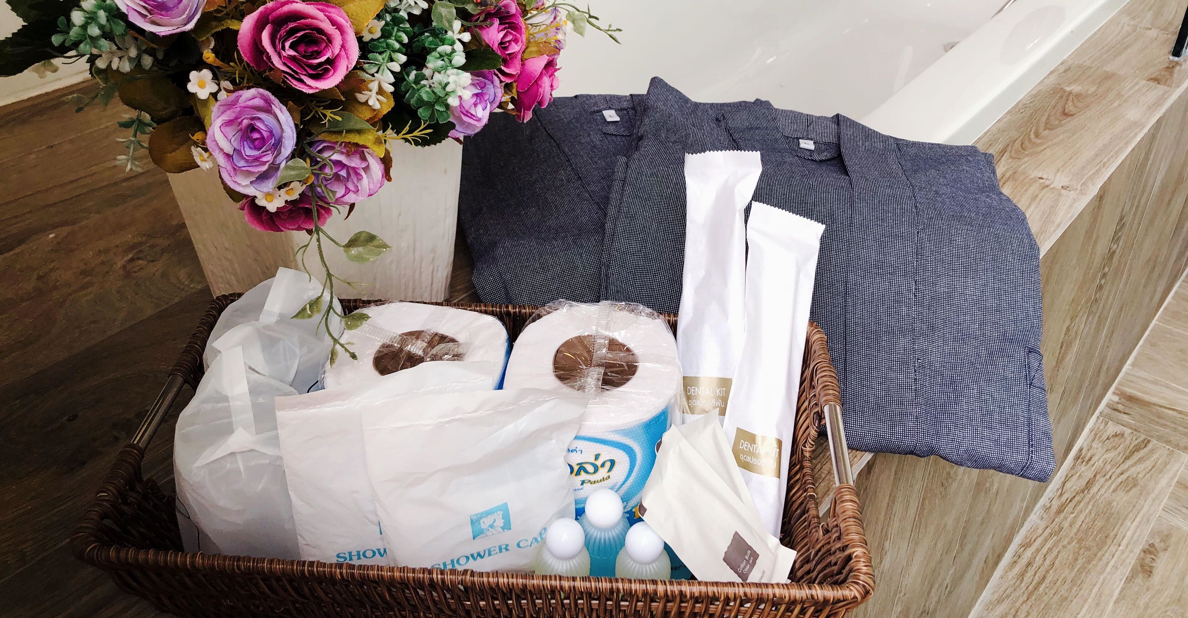 grand deluxe suite double room | bathroom | shower, free toiletries, bidet, towels