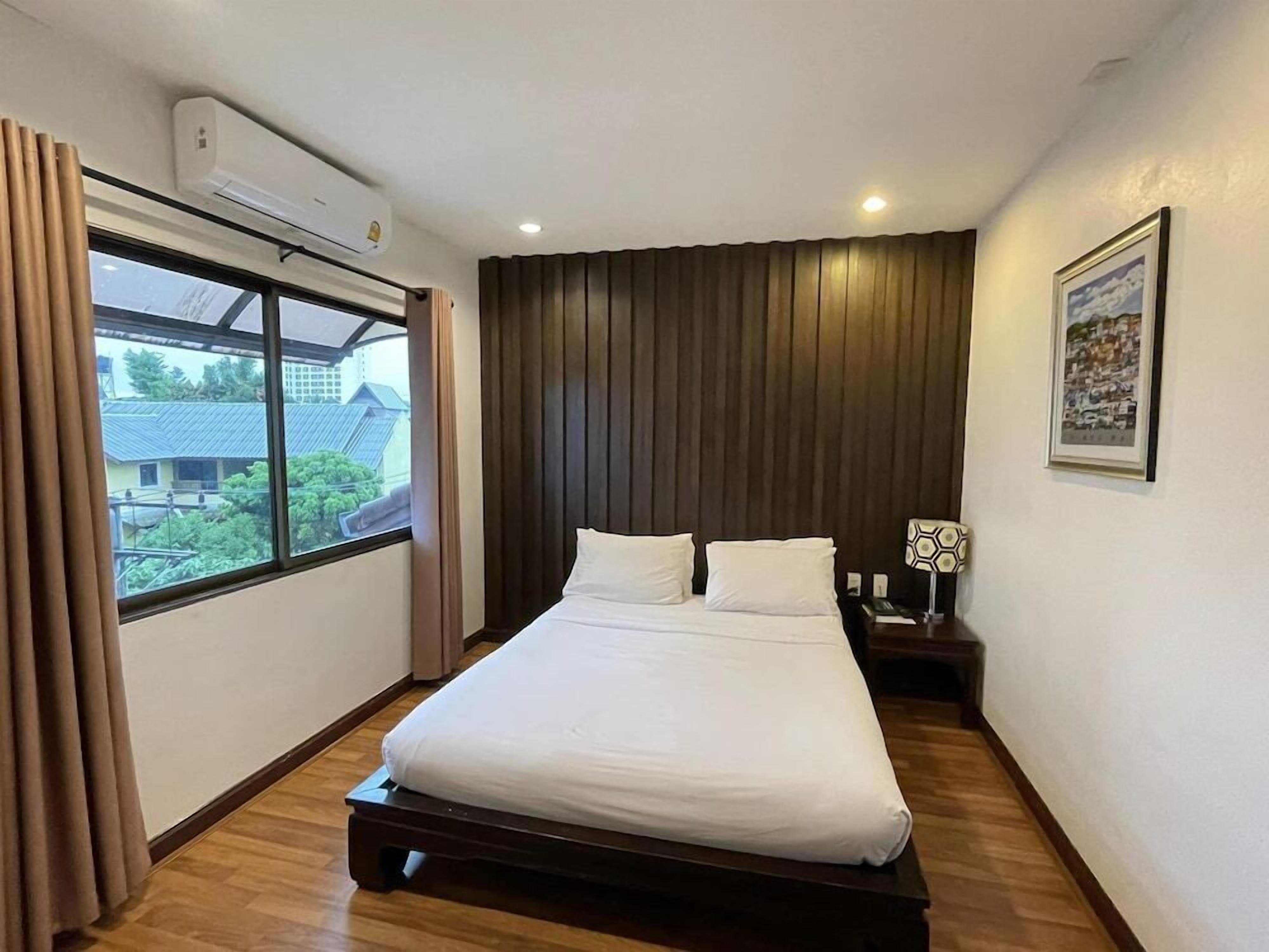 Individually decorated, free WiFi, bed sheets
