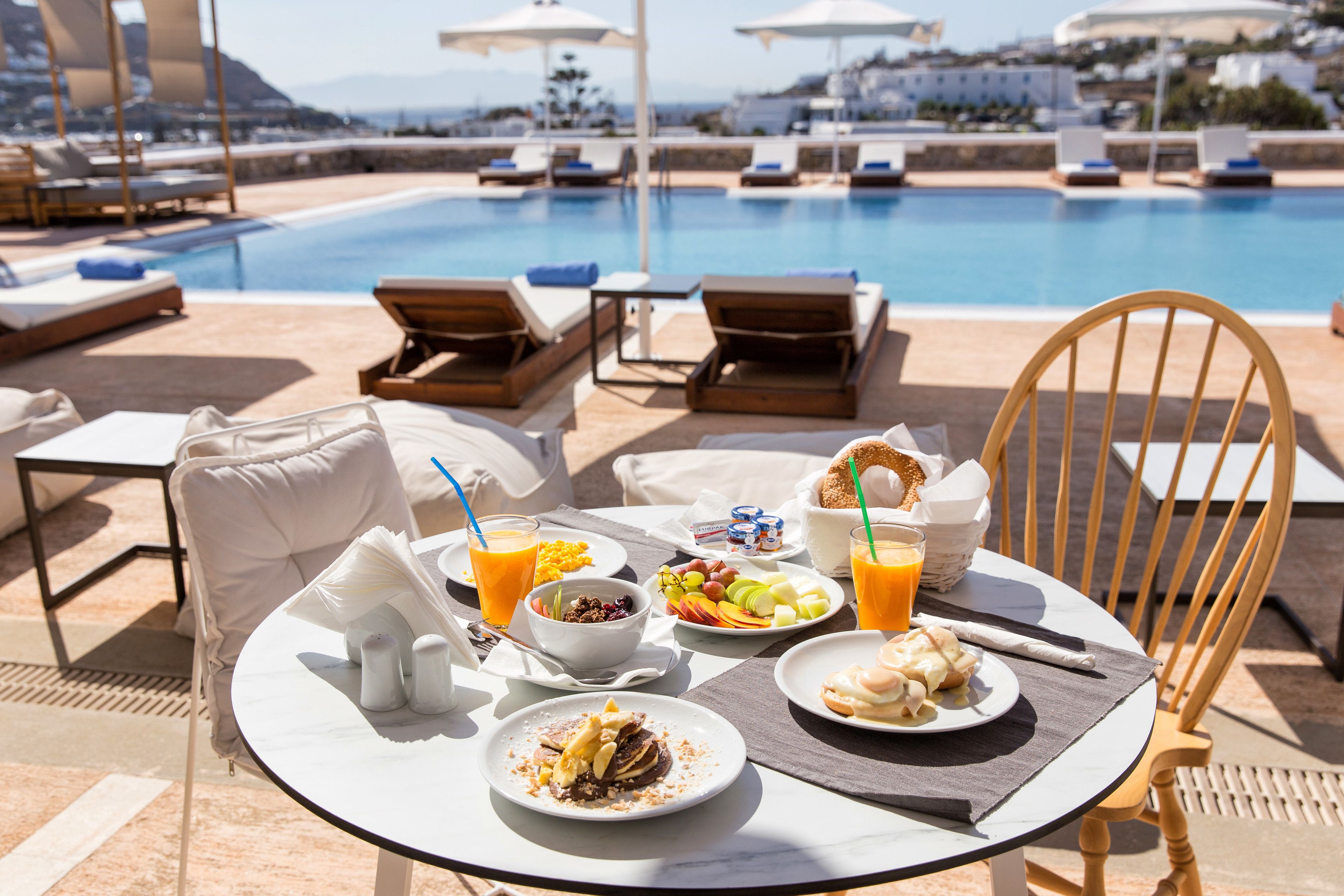 Free daily cooked-to-order breakfast
