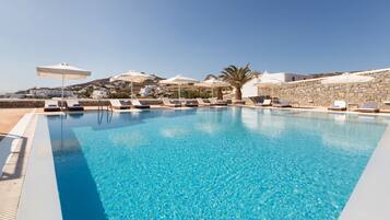 Outdoor pool, sun loungers