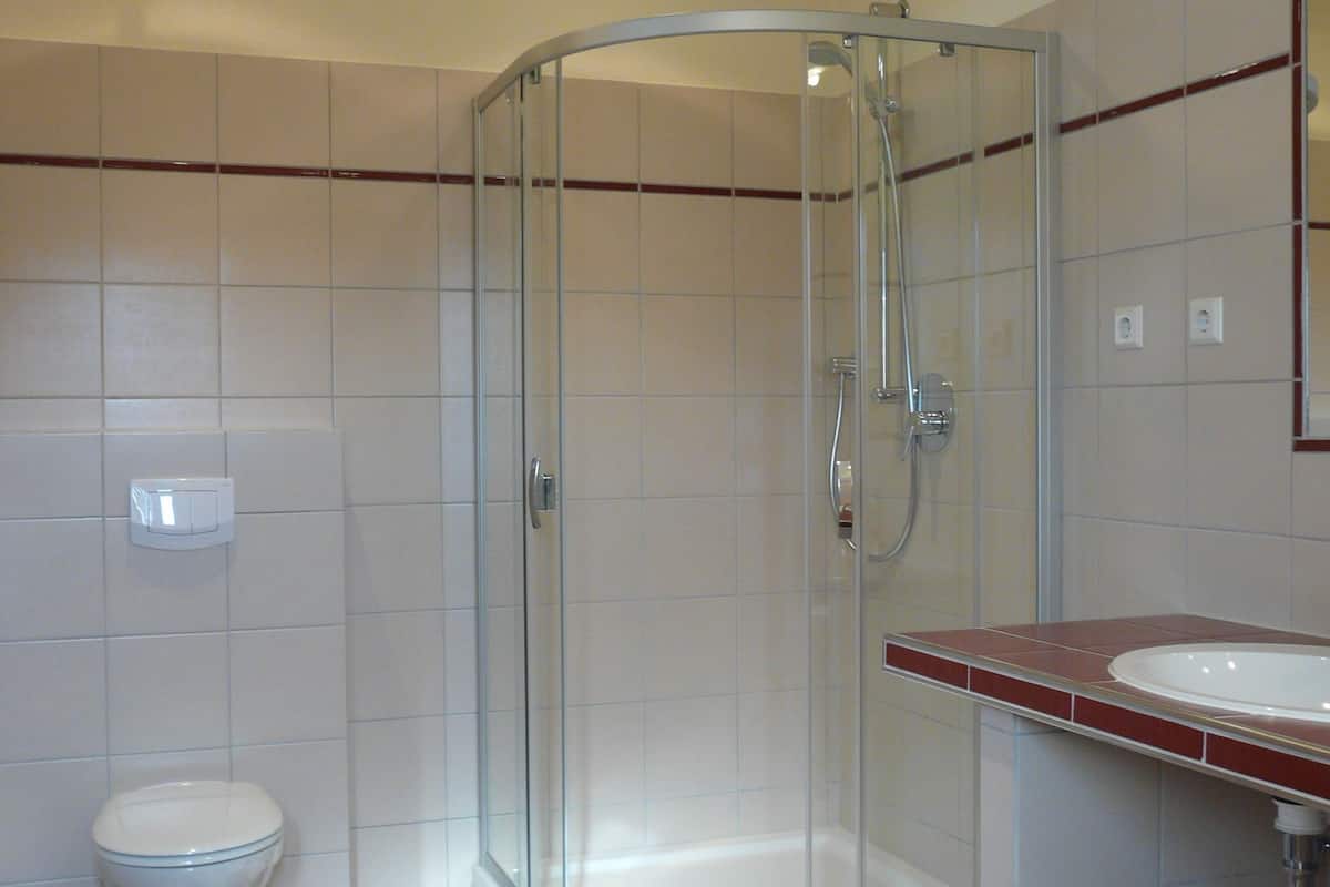 superior double room, balcony | bathroom | shower