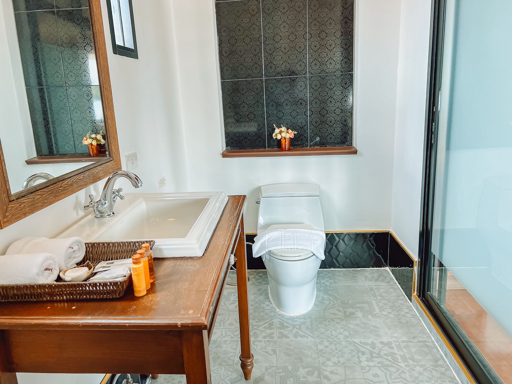 superior room | bathroom | shower, free toiletries, hair dryer, slippers