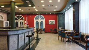 Ofrece almuerzos y cenas