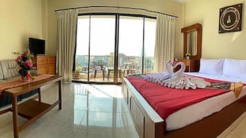 Minibar, caja fuerte, escritorio y wifi gratis