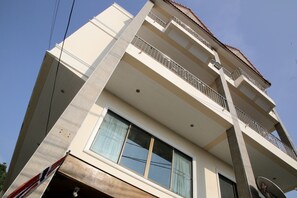 Aerial view - Green Mango Guesthouse - Hostel (Patong)