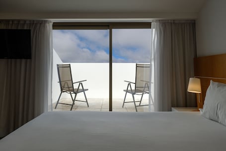 ์ฃผ๋์ด ์ค์ํธ, ํํฐ์ค | ๋ฏธ๋๋ฐ, ์ฑ
์, ๋
ธํธ๋ถ ์์
๊ณต๊ฐ, ์๋ง ์ปคํผ