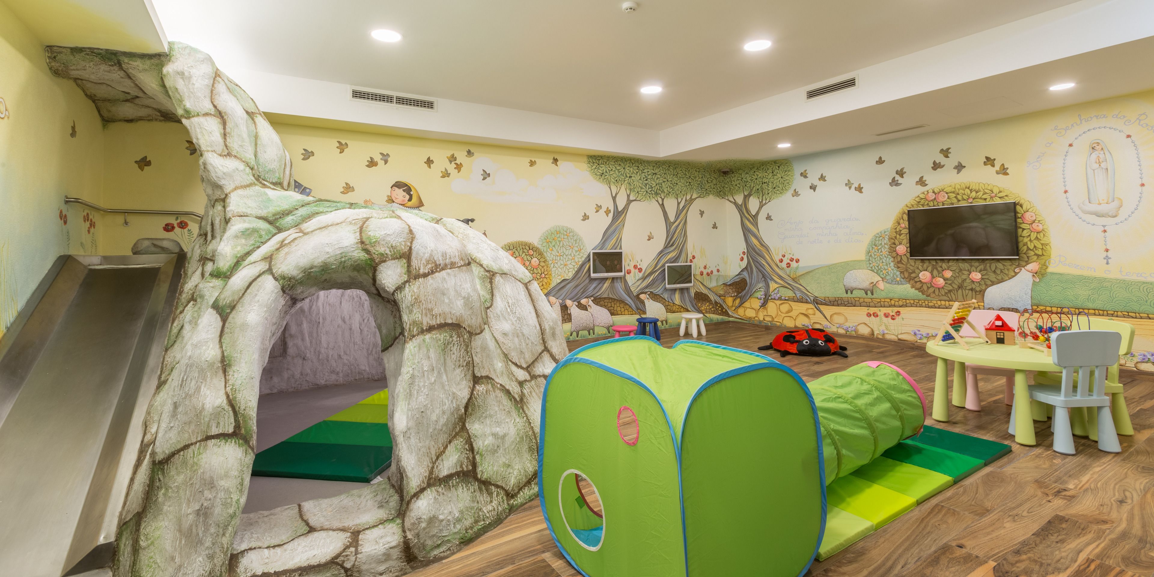 children’s play area – indoor