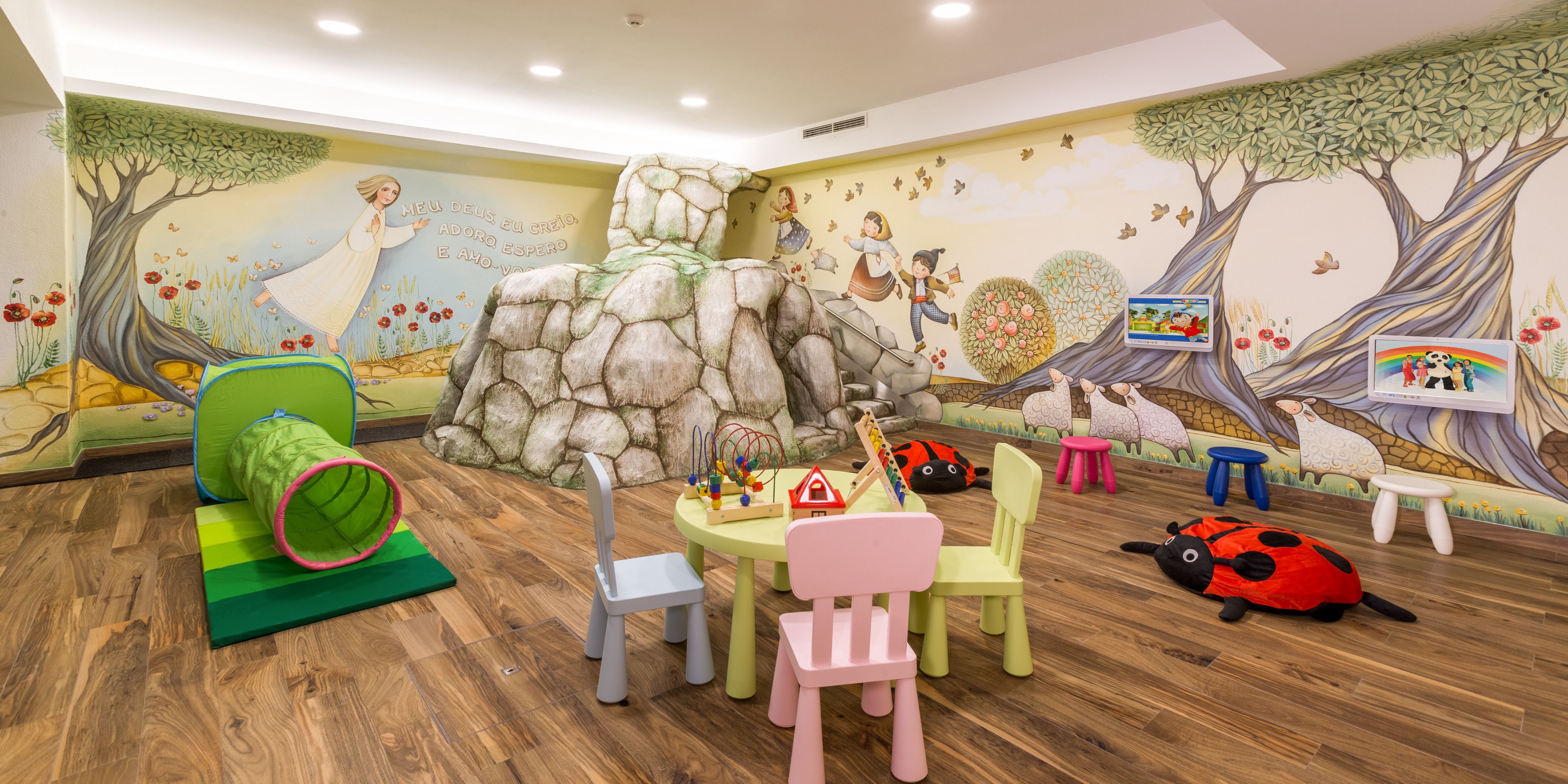 children’s play area – indoor