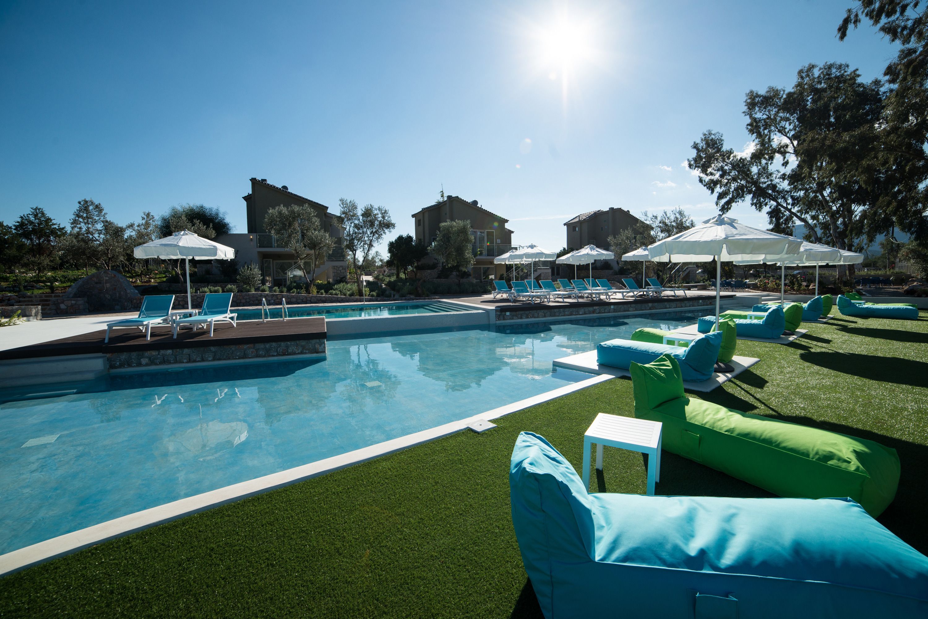5 outdoor pools, pool umbrellas, pool loungers