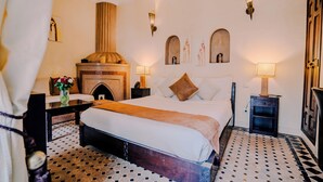 Premium bedding, memory-foam beds, minibar, in-room safe - Riad Casa Lalla – Rooftop, Restaurant & Spa Medina (Marrakech)