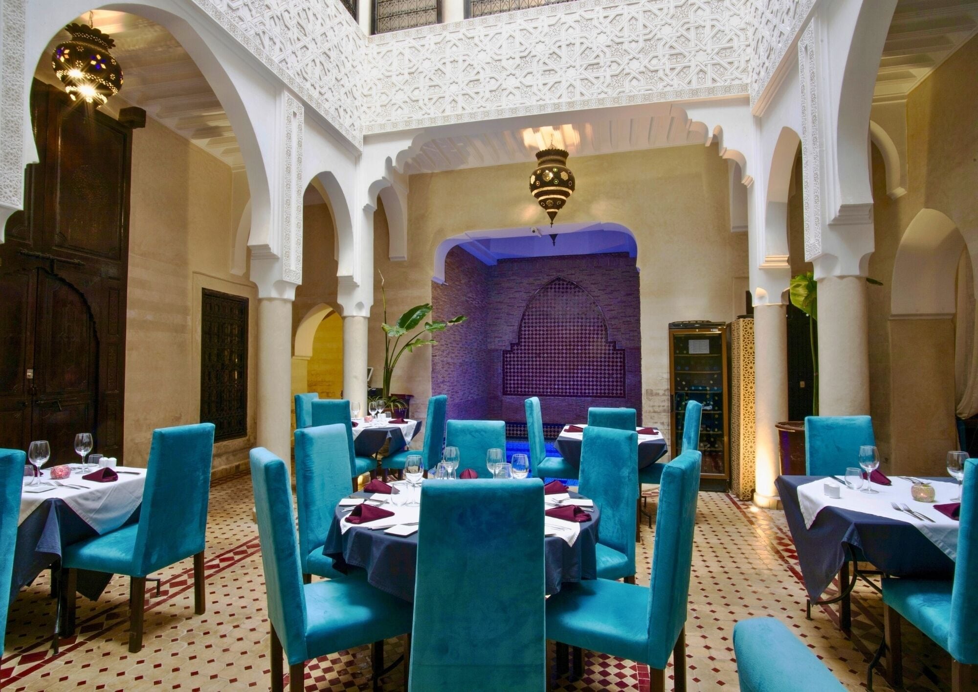 2 restaurants, breakfast, dinner served; Moroccan cuisine 