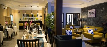 Hotel Semiramis City center