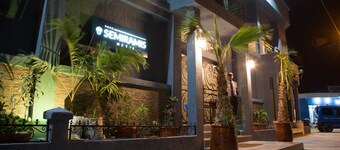 Hotel Semiramis City center