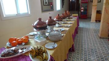 Tägliches inbegriffenes kontinentales Frühstück